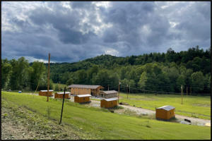 Our cabins vary in sizes to accommodate from 2 to 4 people. This is a great way to spend a night, a weekend, or a week. Looking for a great getaway in the mountains? We have cabins and bunkhouses available. 